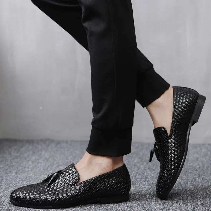 Men British Formal Dress Shoes for Male Coiffeur Tassel Formal Loafers Classic Wedding Party Slip On shoes Plus Size 37-48