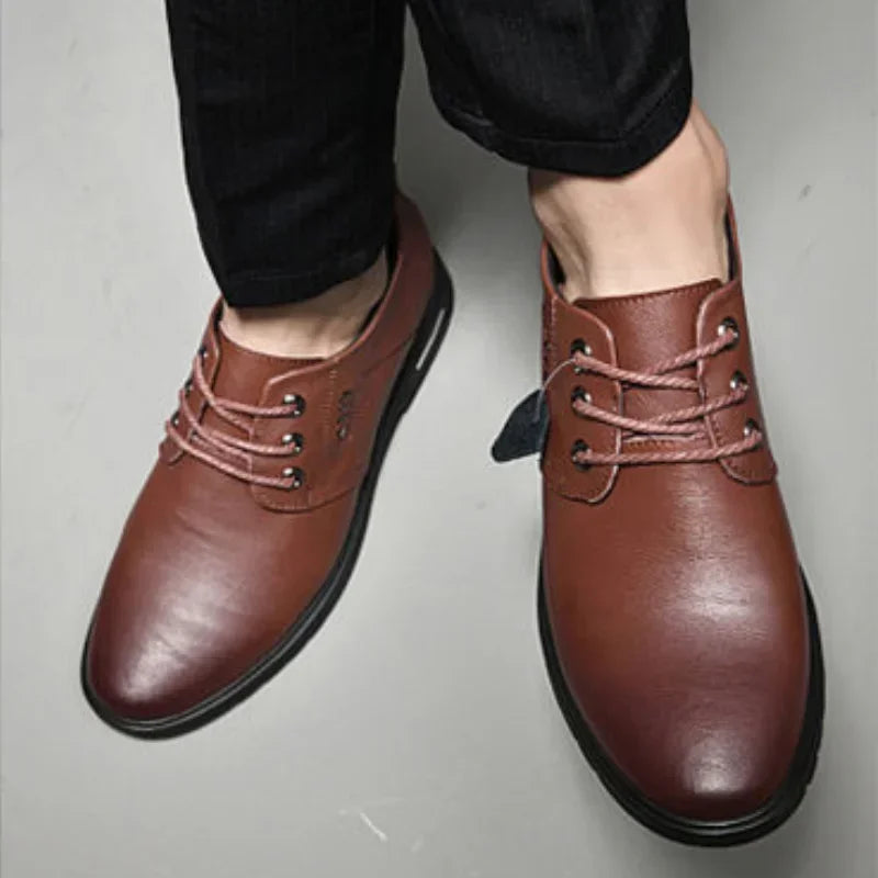 Social Shoe for Men Leather Casual Spring Autumn Lace Up Dress Shoes Man Oxfords Business Cheap Liquidation Party Trend New