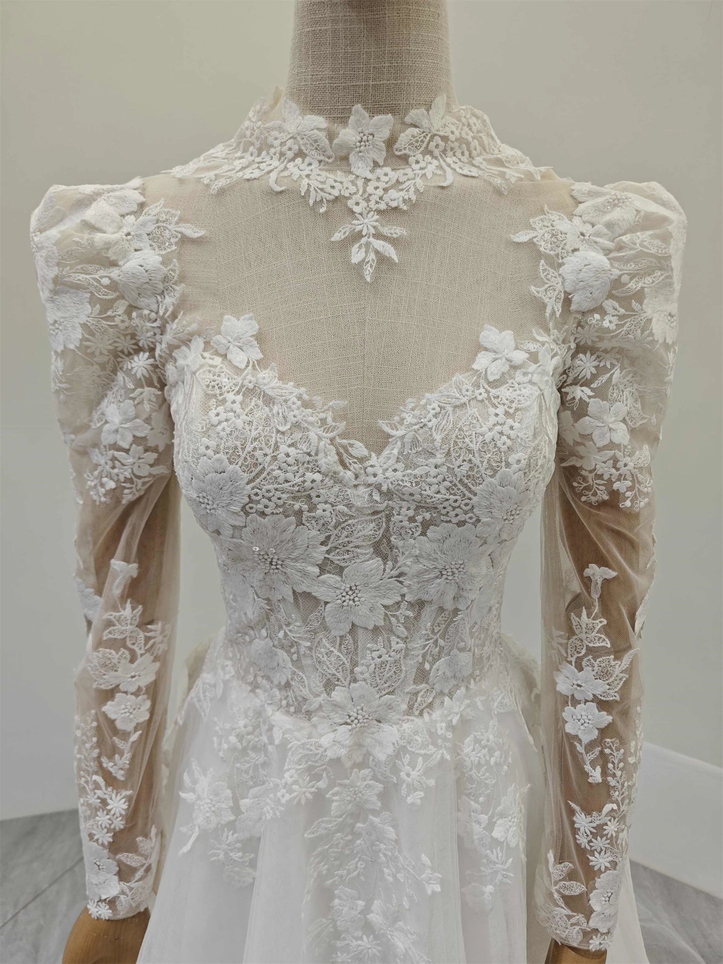 High Collar Long Sleeves Elegant Wedding Dress Full Body Lace Beaded Ladies Wedding Dress A-line With Small Train Bridal Wedding