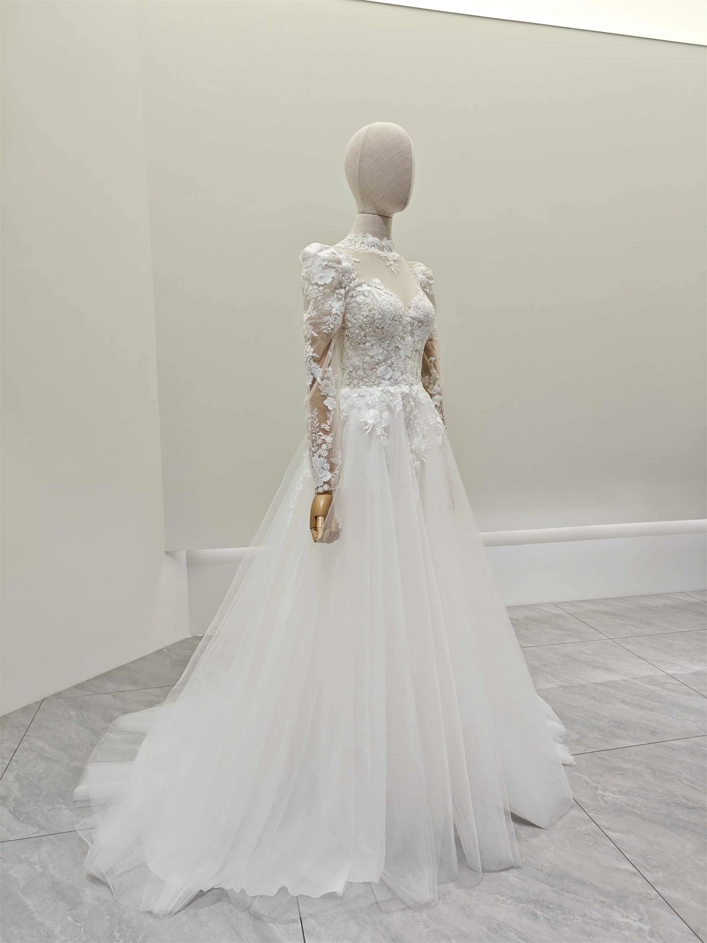 High Collar Long Sleeves Elegant Wedding Dress Full Body Lace Beaded Ladies Wedding Dress A-line With Small Train Bridal Wedding